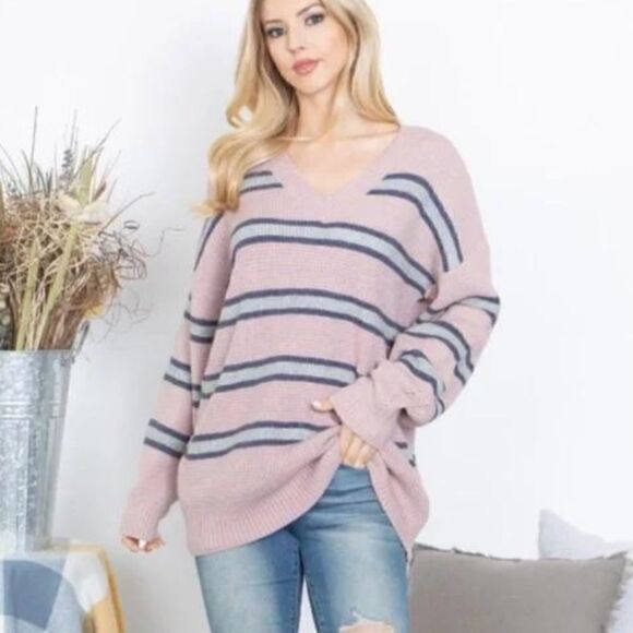 💥NEW!!  Rose V-neck Sweater  S-M-L - Picture 1 of 7